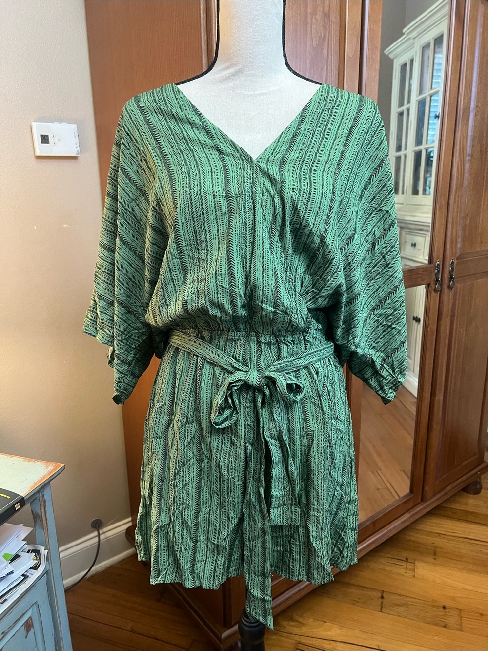 Cupshe Green Striped V-Neck Romper with Tie Waist